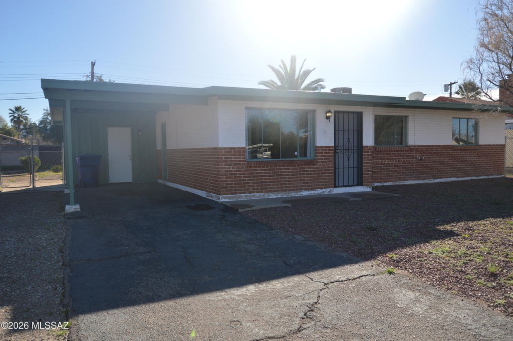 6411 E Calle Mercurio, Tucson, AZ 85710