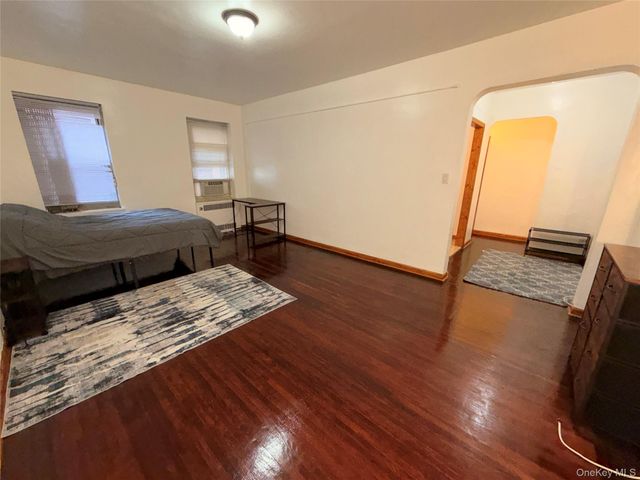 61-41 Saunders St B27, Rego Park, NY 11374