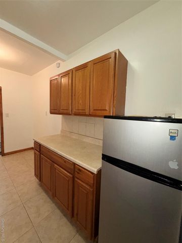 61-41 Saunders St B27, Rego Park, NY 11374