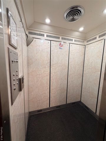 61-41 Saunders St B27, Rego Park, NY 11374