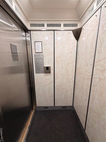 61-41 Saunders St B27, Rego Park, NY 11374