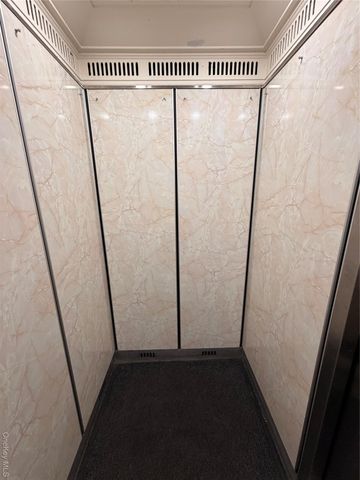 61-41 Saunders St B27, Rego Park, NY 11374