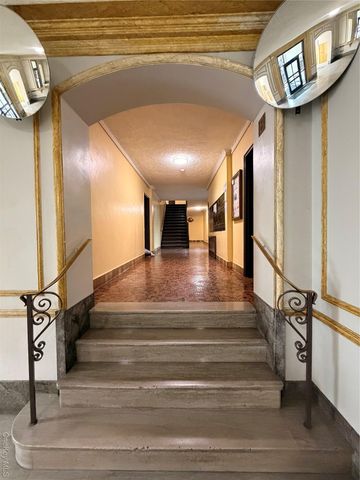 61-41 Saunders St B27, Rego Park, NY 11374