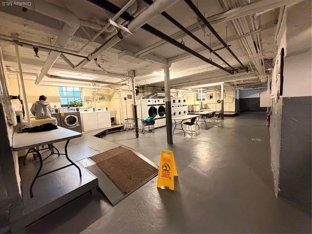 61-41 Saunders St B27, Rego Park, NY 11374