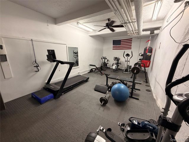 61-41 Saunders St B27, Rego Park, NY 11374