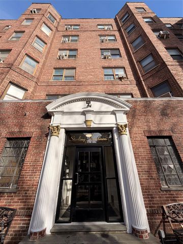 61-41 Saunders St B27, Rego Park, NY 11374