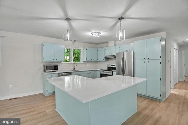 201 BIRCHSIDE CIR, Locust Grove, VA 22508