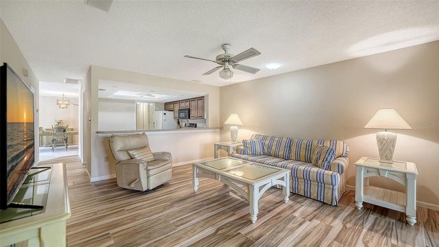 4207 BOWLING GREEN CIRCLE 35, Sarasota, FL 34233