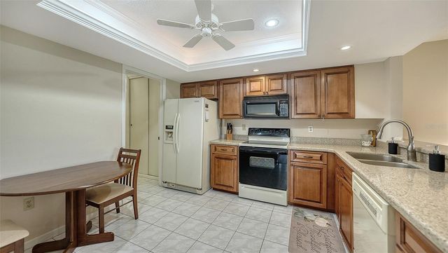 4207 BOWLING GREEN CIRCLE 35, Sarasota, FL 34233