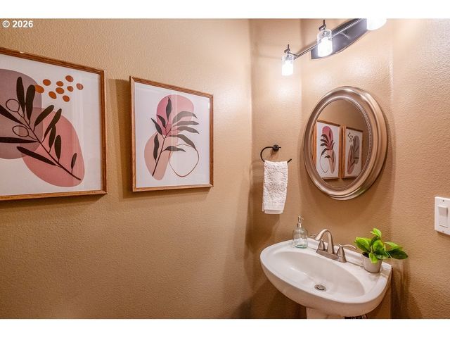 15520 Sw NEPTUNE Ln, Beaverton, OR 97007