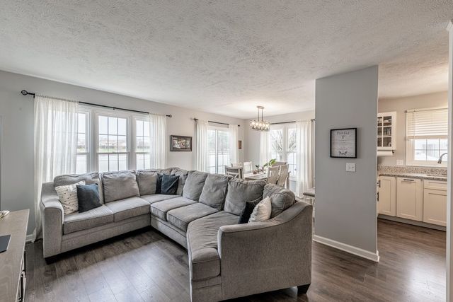 223 Huntington Court, Shorewood, IL 60404