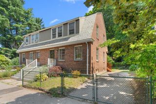 71 Highland Rd, Brookline, MA 02445