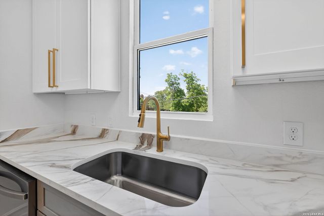1301 Townsend Ave Apt 3, San Antonio, TX 78209