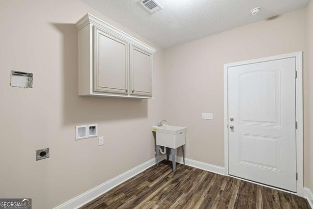 103 Abbie Lane, Glennville, GA 30427