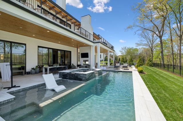 9052 Passiflora Ct, College Grove, TN 37046