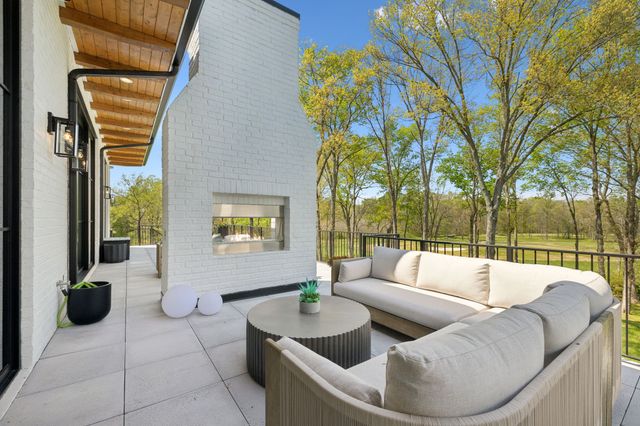 9052 Passiflora Ct, College Grove, TN 37046