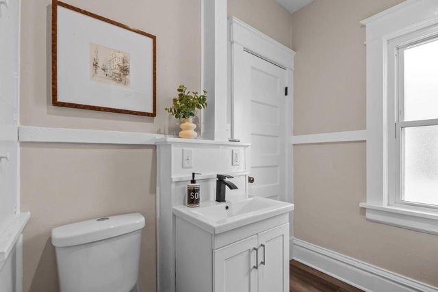 523 W BENT AVENUE, Oshkosh, WI 54901