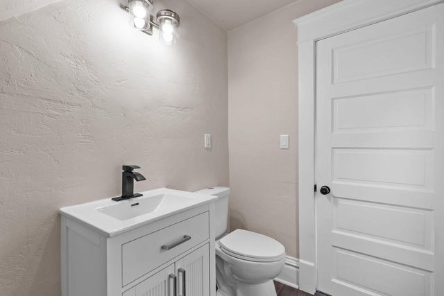 523 W BENT AVENUE, Oshkosh, WI 54901