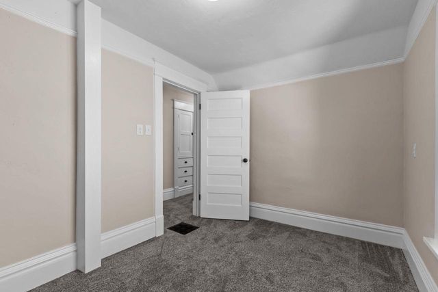 523 W BENT AVENUE, Oshkosh, WI 54901