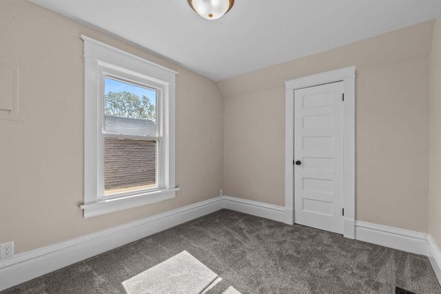 523 W BENT AVENUE, Oshkosh, WI 54901