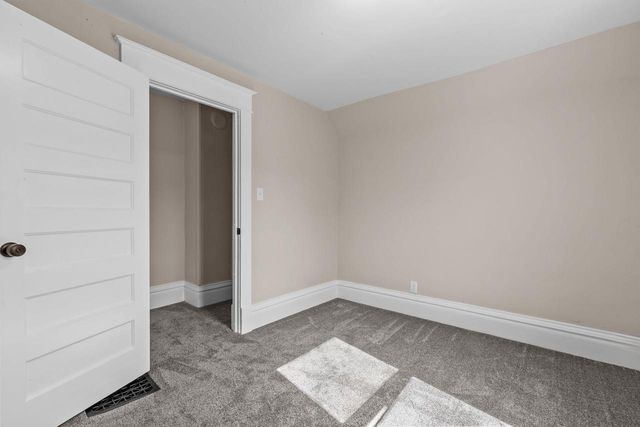 523 W BENT AVENUE, Oshkosh, WI 54901