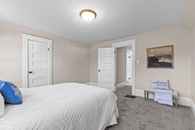 523 W BENT AVENUE, Oshkosh, WI 54901