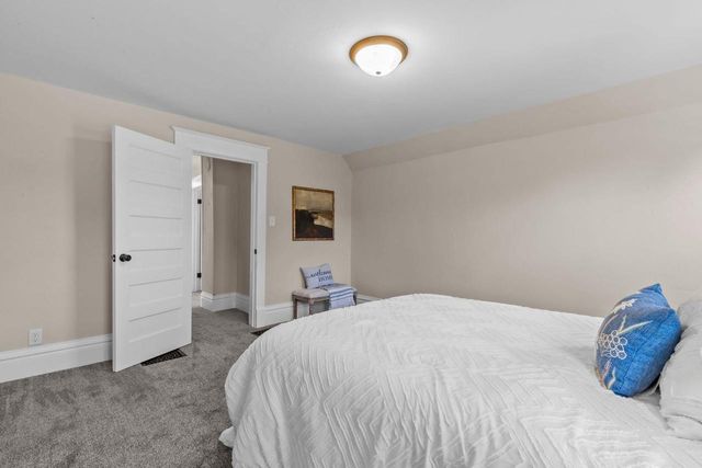 523 W BENT AVENUE, Oshkosh, WI 54901