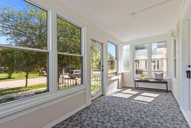 523 W BENT AVENUE, Oshkosh, WI 54901