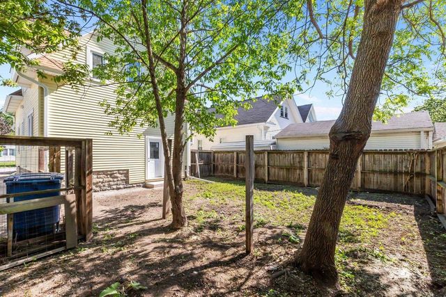523 W BENT AVENUE, Oshkosh, WI 54901