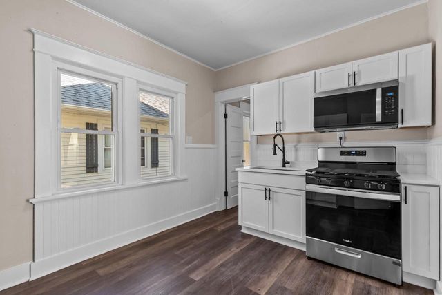 523 W BENT AVENUE, Oshkosh, WI 54901