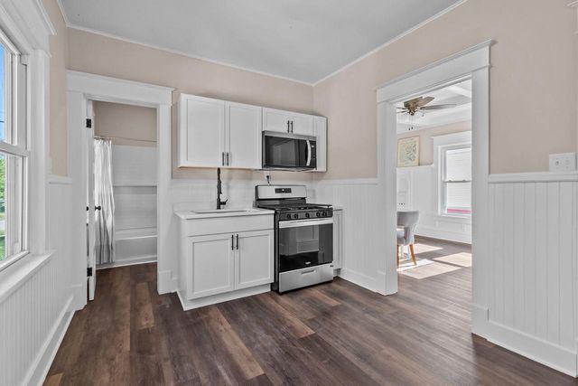 523 W BENT AVENUE, Oshkosh, WI 54901
