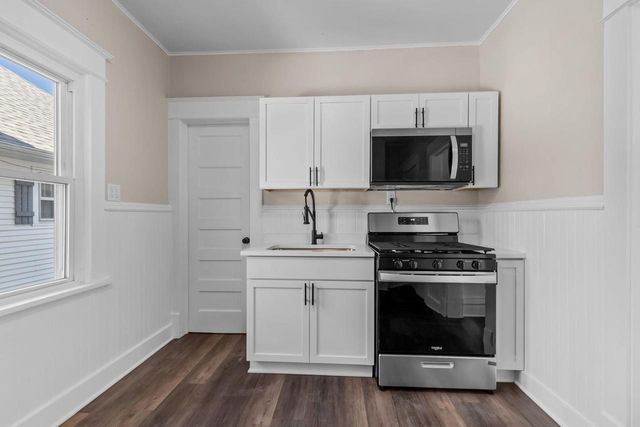 523 W BENT AVENUE, Oshkosh, WI 54901