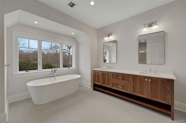 780 Forest Avenue, Larchmont, NY 10538