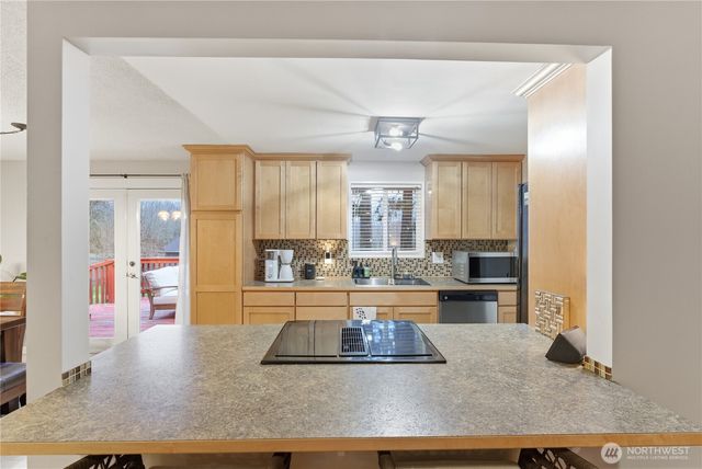 2569 Airline Way, Oak Harbor, WA 98277