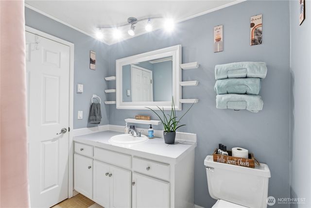 2569 Airline Way, Oak Harbor, WA 98277