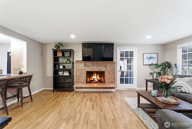 2569 Airline Way, Oak Harbor, WA 98277