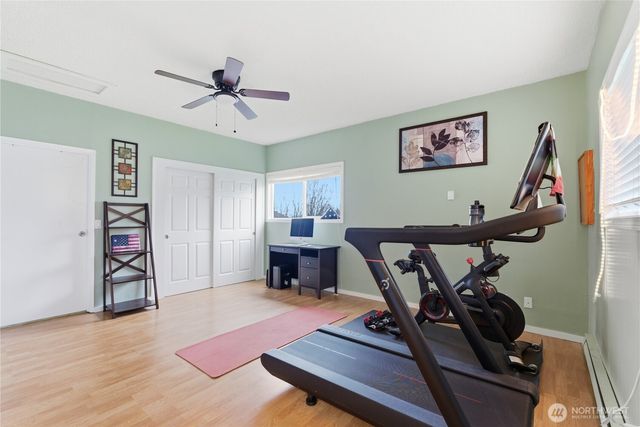 2569 Airline Way, Oak Harbor, WA 98277