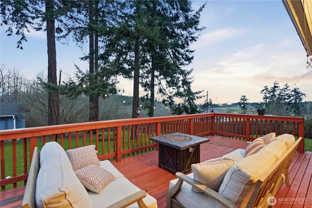 2569 Airline Way, Oak Harbor, WA 98277