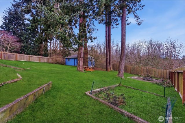 2569 Airline Way, Oak Harbor, WA 98277