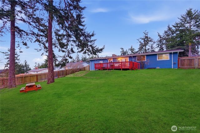 2569 Airline Way, Oak Harbor, WA 98277