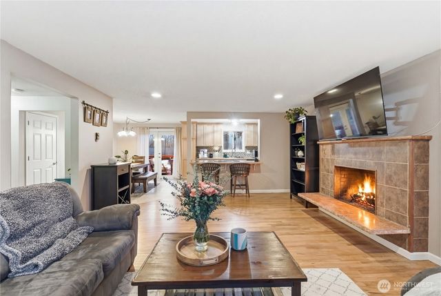 2569 Airline Way, Oak Harbor, WA 98277