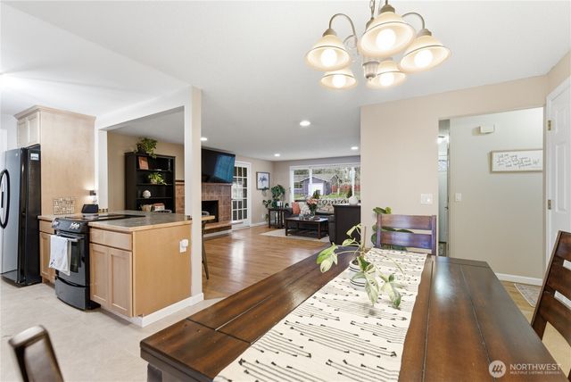 2569 Airline Way, Oak Harbor, WA 98277
