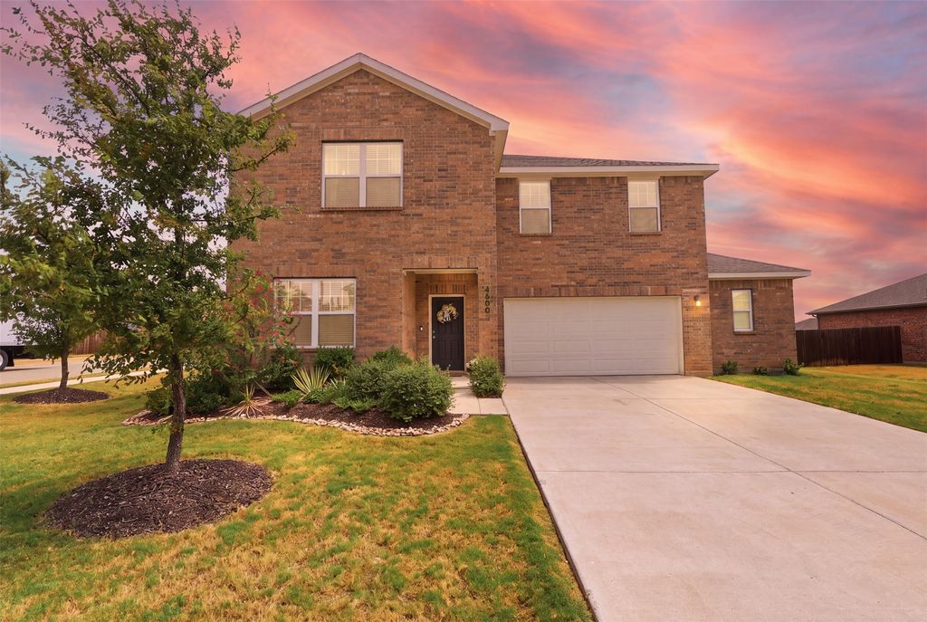 2600 Sanders Creek Drive, Glenn Heights, TX 75154 — exterior
