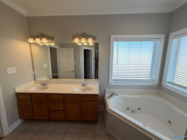 945 Tracey Lane, Decatur, AL 35603