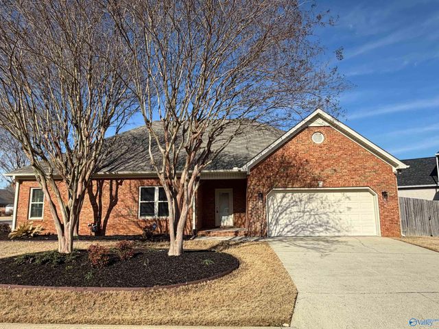 945 Tracey Lane, Decatur, AL 35603