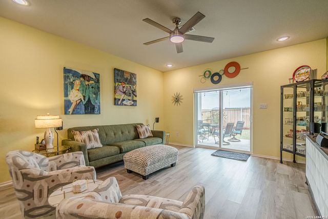 1418 Prynne St, New Braunfels, TX 78130