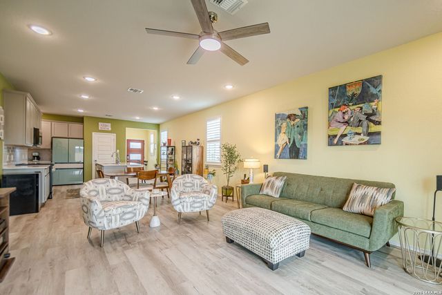 1418 Prynne St, New Braunfels, TX 78130