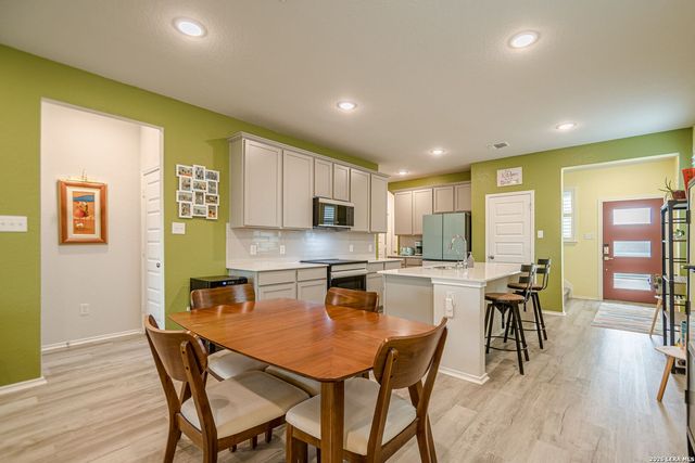 1418 Prynne St, New Braunfels, TX 78130