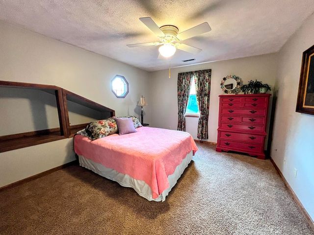 827 Eason Court, La Porte, IN 46350