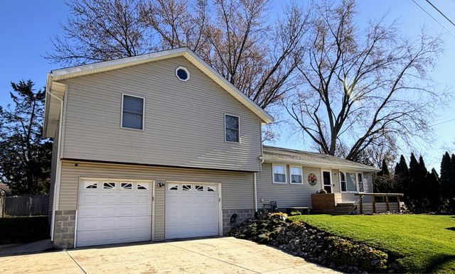 827 Eason Court, La Porte, IN 46350